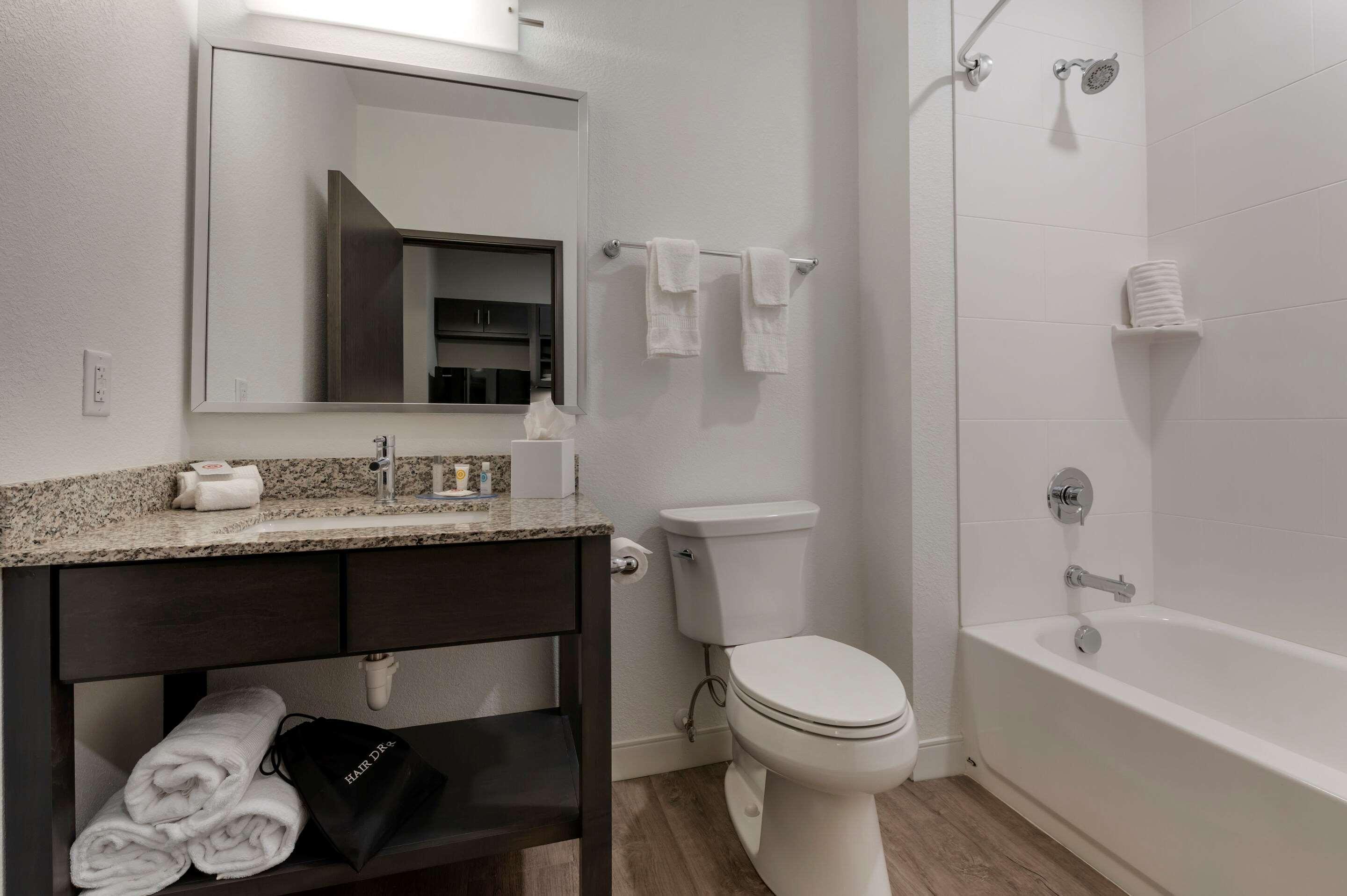 Mainstay Suites Cincinnati University - Uptown ภายนอก รูปภาพ