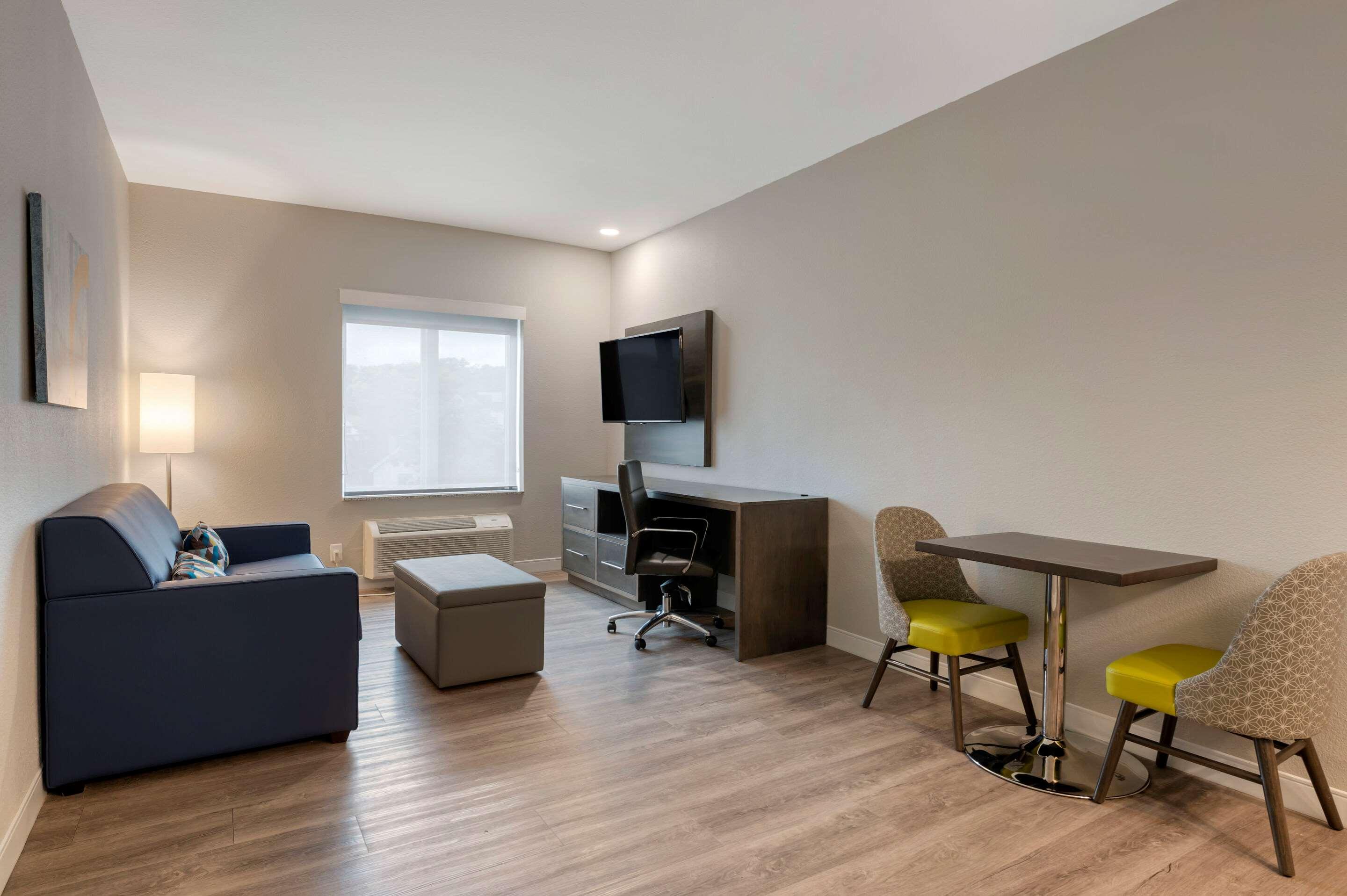 Mainstay Suites Cincinnati University - Uptown ภายนอก รูปภาพ